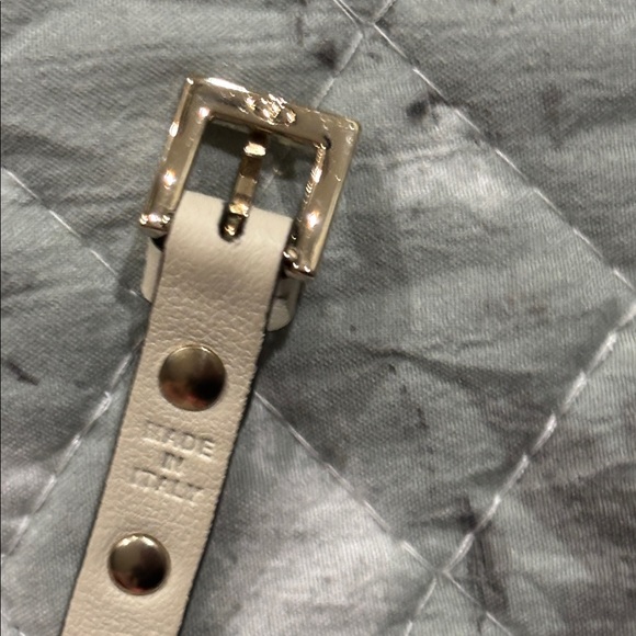 Valentino Studded Cream Belt
8 1/2 inches long - Picture 4 of 4
